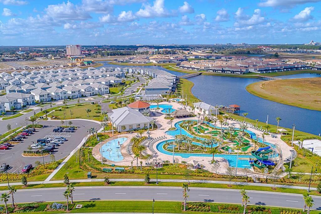 Luxury Villa Inside Storey Lake, Kissimmee - No Extra Fees エクステリア 写真