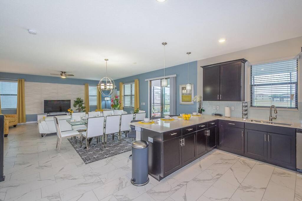 Luxury Villa Inside Storey Lake, Kissimmee - No Extra Fees エクステリア 写真