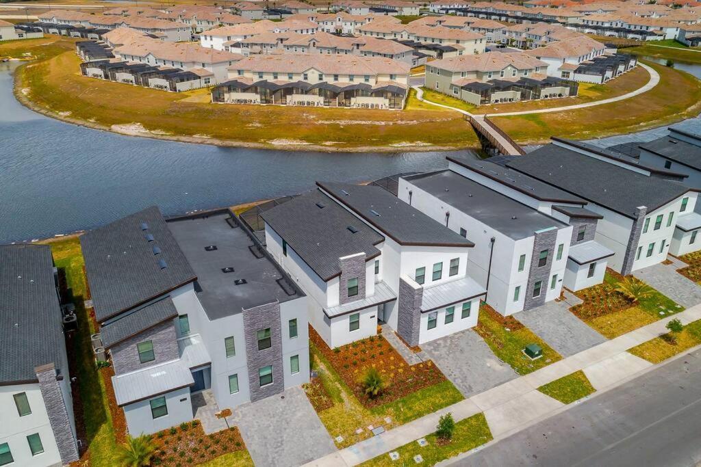 Luxury Villa Inside Storey Lake, Kissimmee - No Extra Fees エクステリア 写真