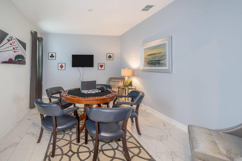 Luxury Villa Inside Storey Lake, Kissimmee - No Extra Fees エクステリア 写真